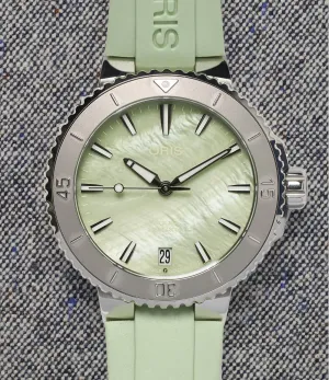 Aquis Date 36.5mm