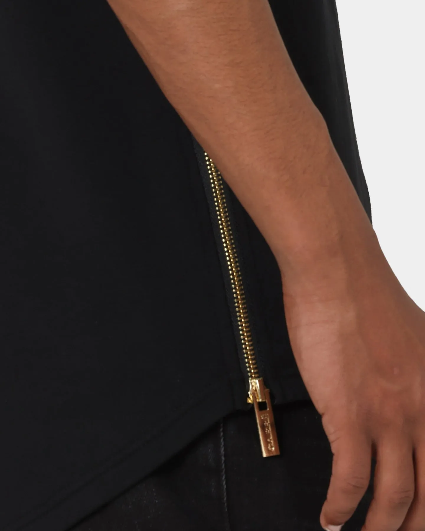 Carré Statement Mountain Droptail T-Shirt Black