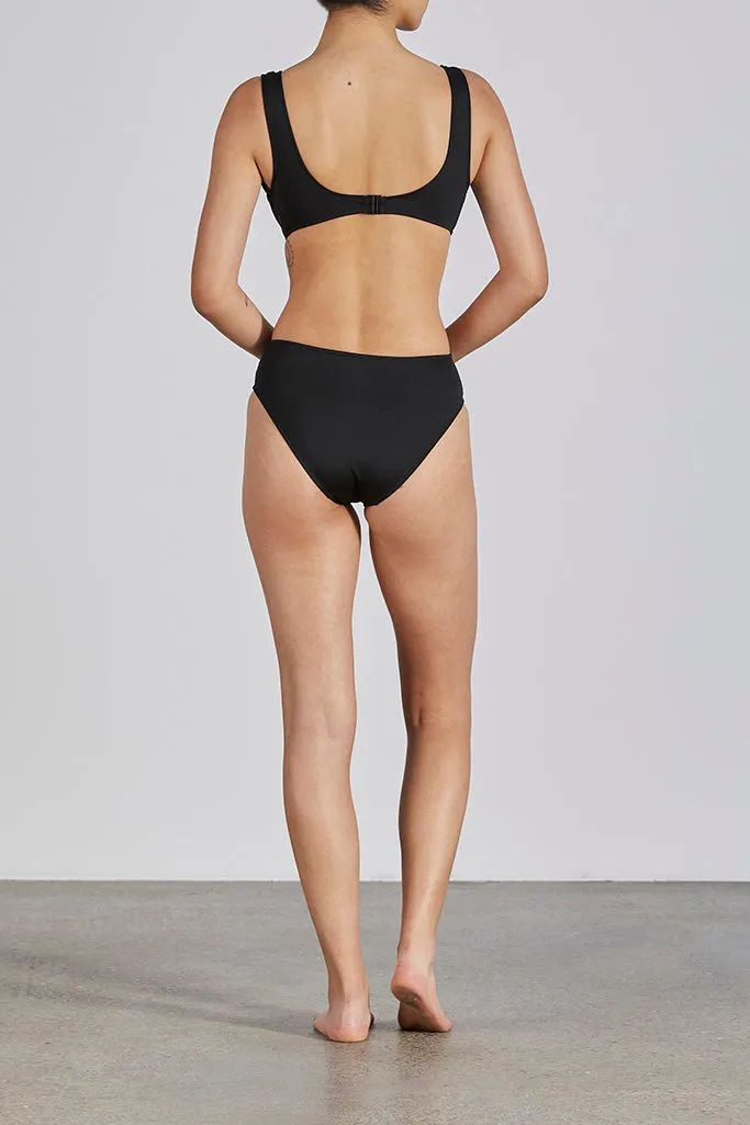 Cora One Piece - Black