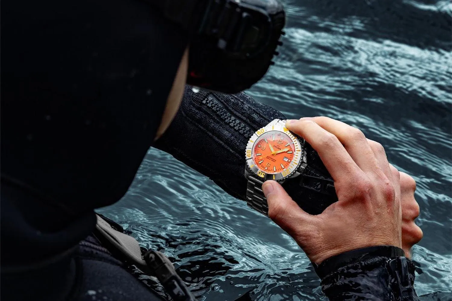 Delma Blue Shark IV Orange Limited Edition
