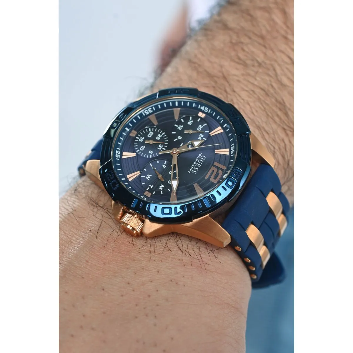 Guess Blue Dial Men Analog Watch - U0366G4