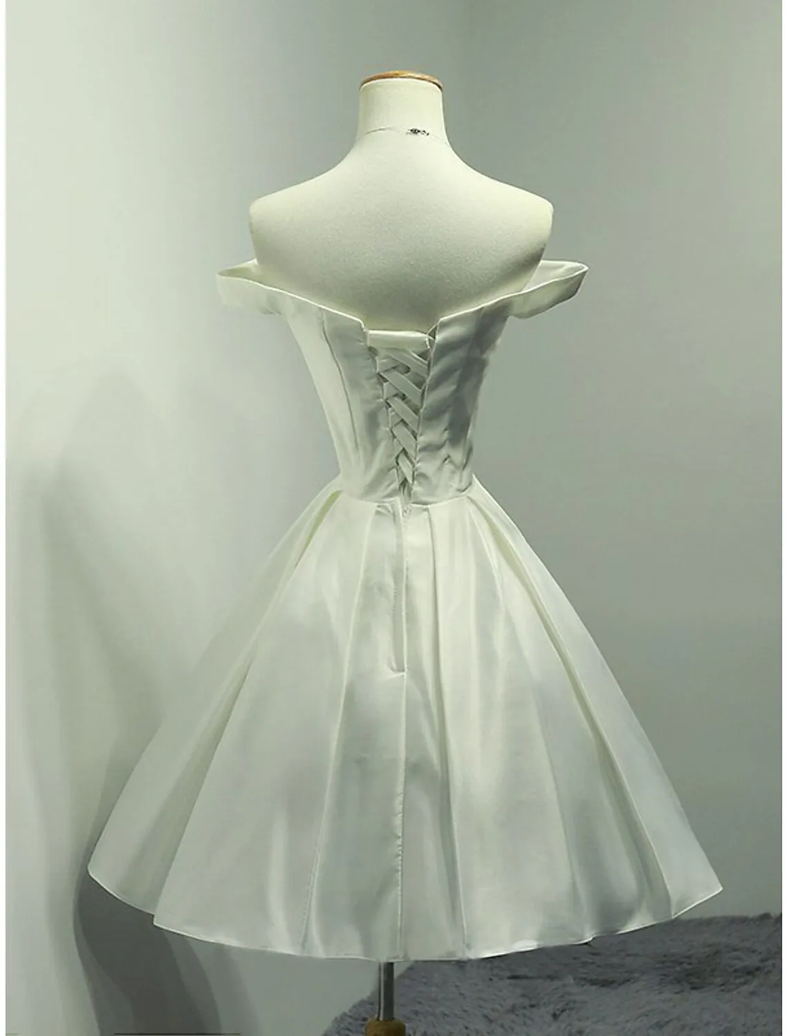 Luolandi A-Line Minimalist Elegant Engagement Cocktail Party Dress Off Shoulder Sleeveless Knee Length Satin