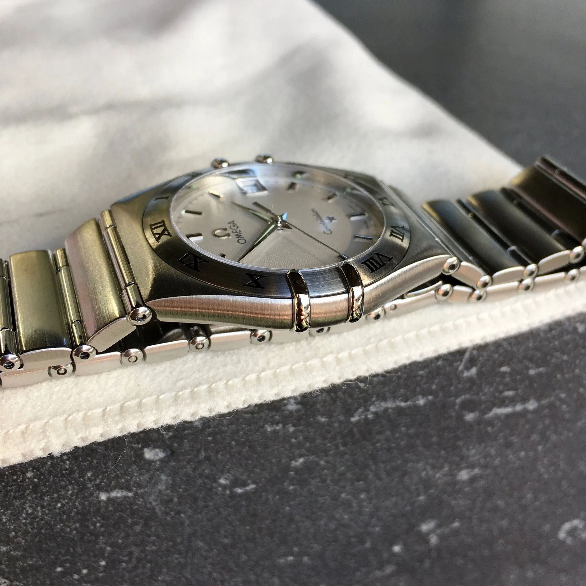 Omega Constellation 1512.30 Steel Quartz 33.5mm Wristwatch