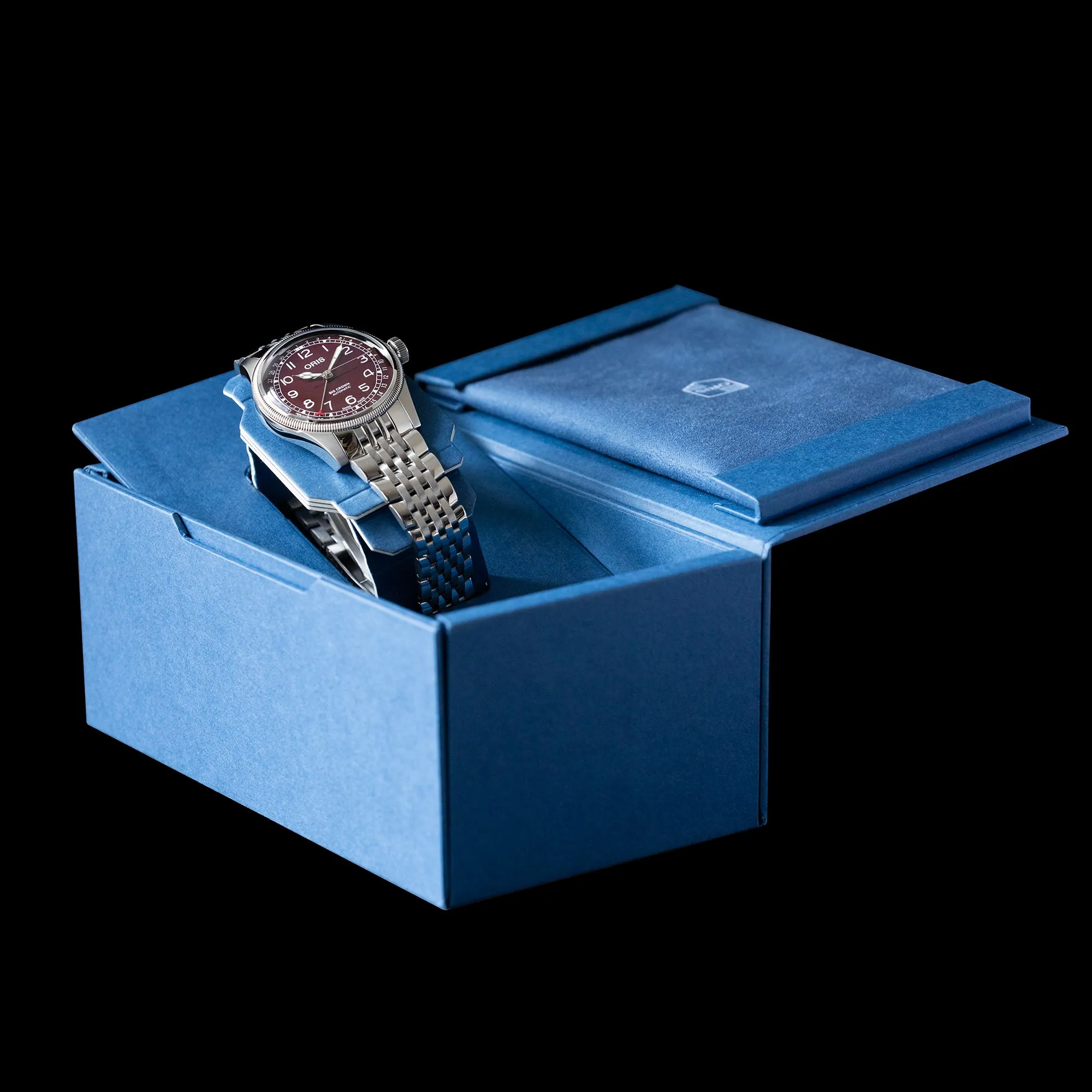 Oris - 2024 Big Crown Pointer Date Red 40mm on Bracelet