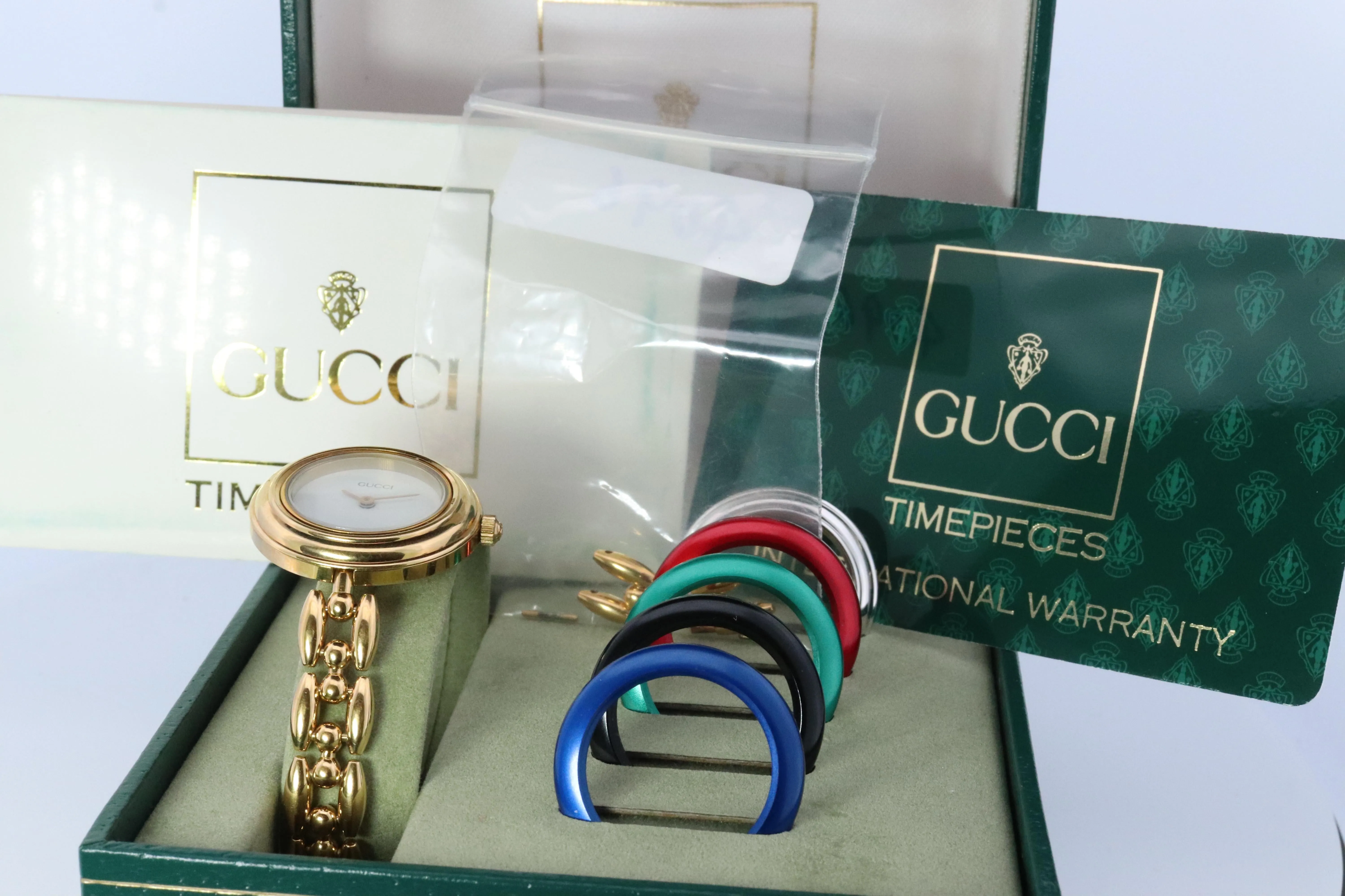 Vintage GUCCI Quartz 11/12.2  Watch Timepiece. Gucci Ladies Gold watch BOX