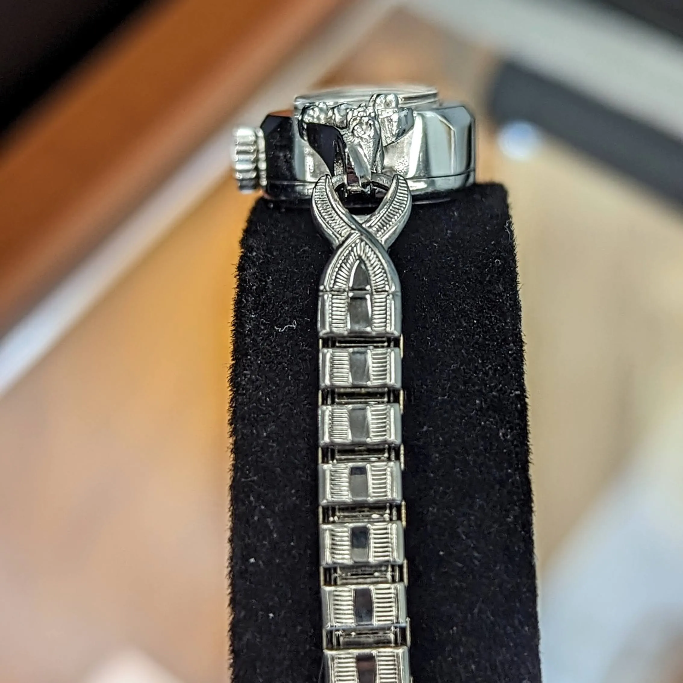 Vintage Ladies ELGIN Watch - Textured Dial & Fancy Lugs, Original Speidel Bracelet