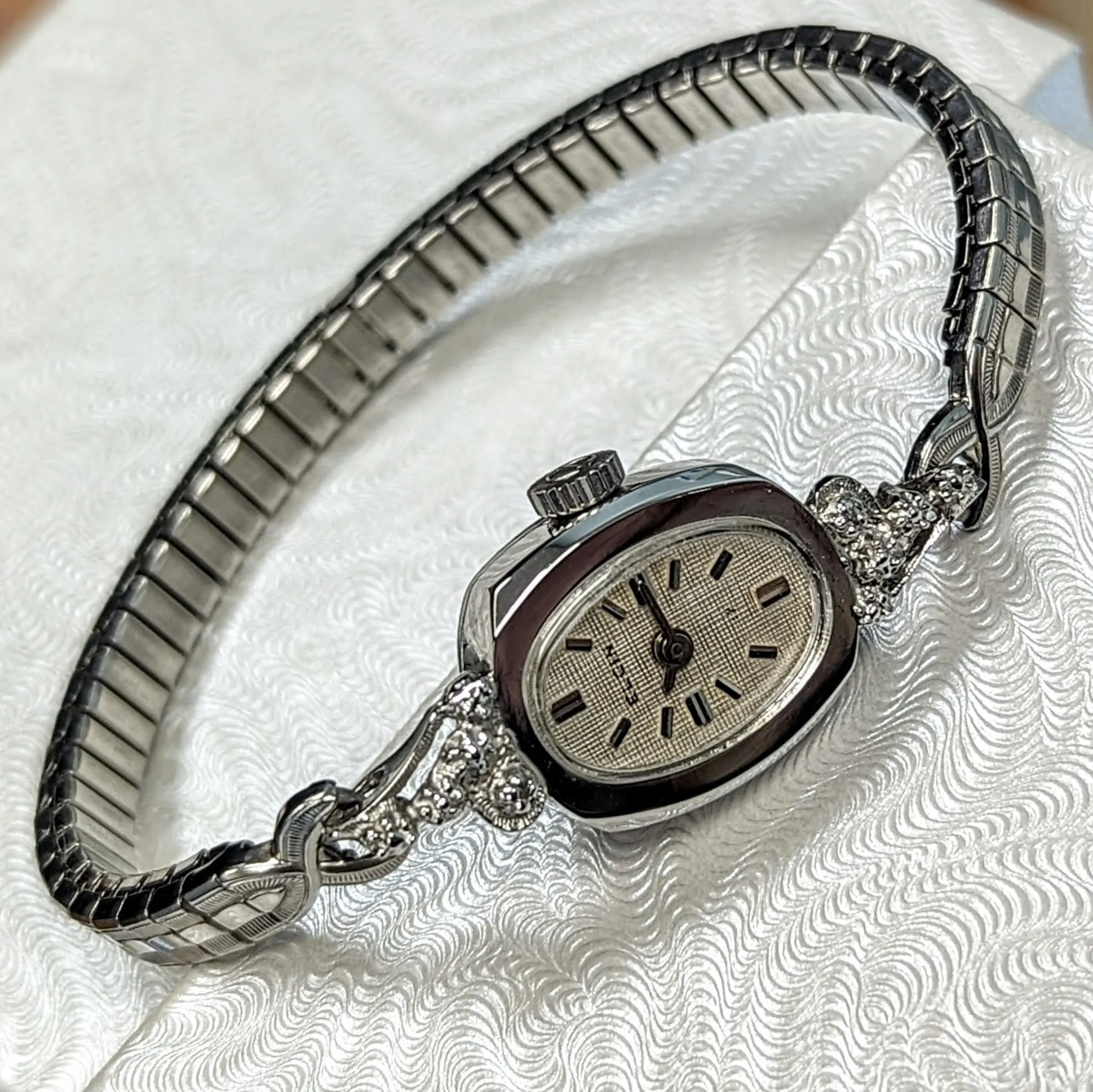 Vintage Ladies ELGIN Watch - Textured Dial & Fancy Lugs, Original Speidel Bracelet