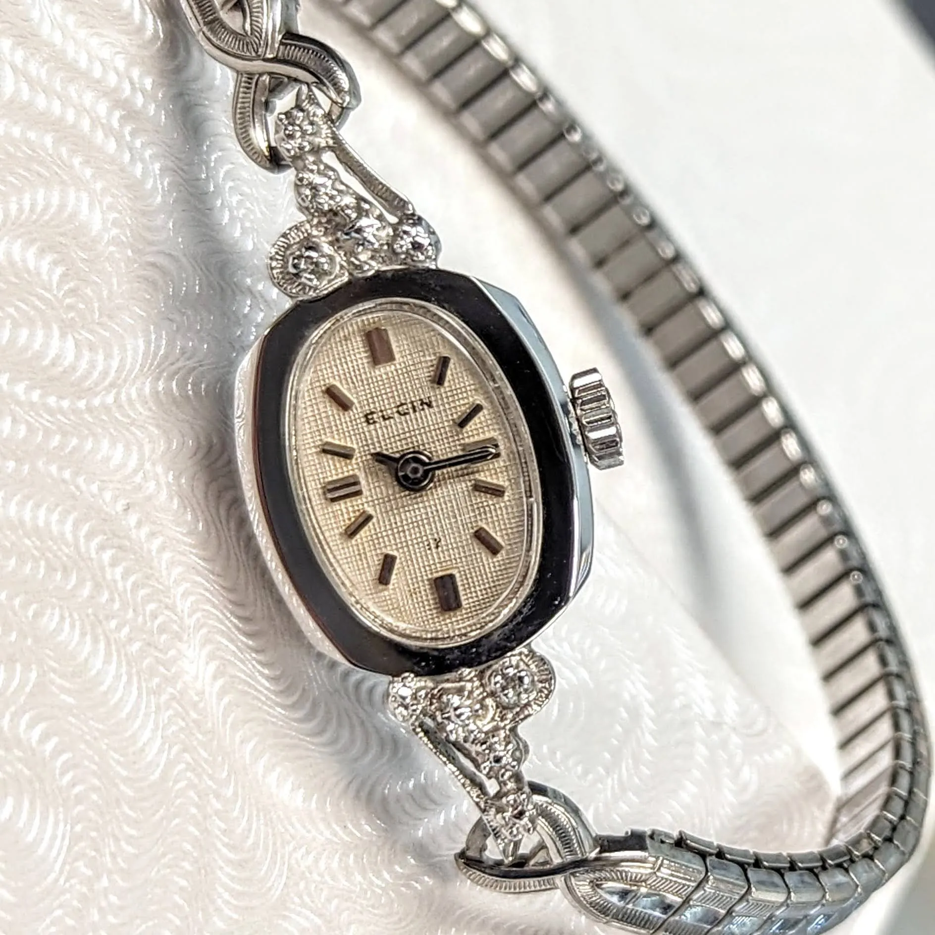 Vintage Ladies ELGIN Watch - Textured Dial & Fancy Lugs, Original Speidel Bracelet